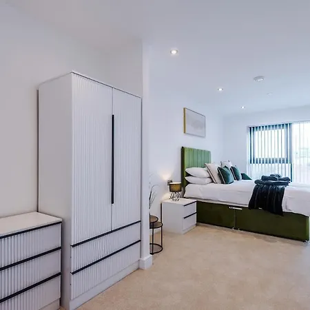 2 Bed 2 Bath Centre - Fast Wifi - Weekly & Monthly Apartment