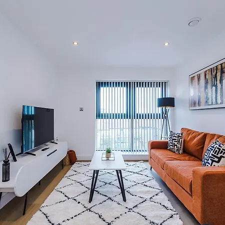 2 Bed 2 Bath Centre - Fast Wifi - Weekly & Monthly