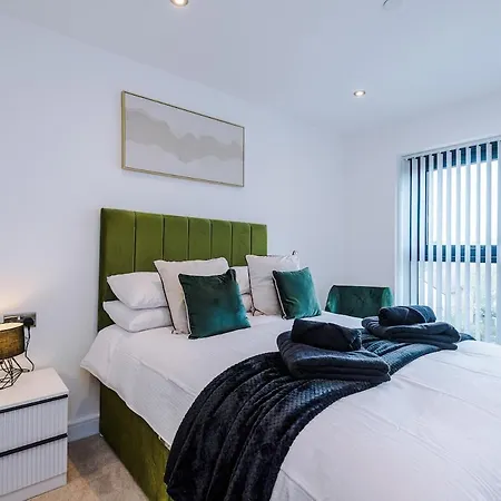 Apartment 2 Bed 2 Bath Centre - Fast Wifi - Weekly & Monthly